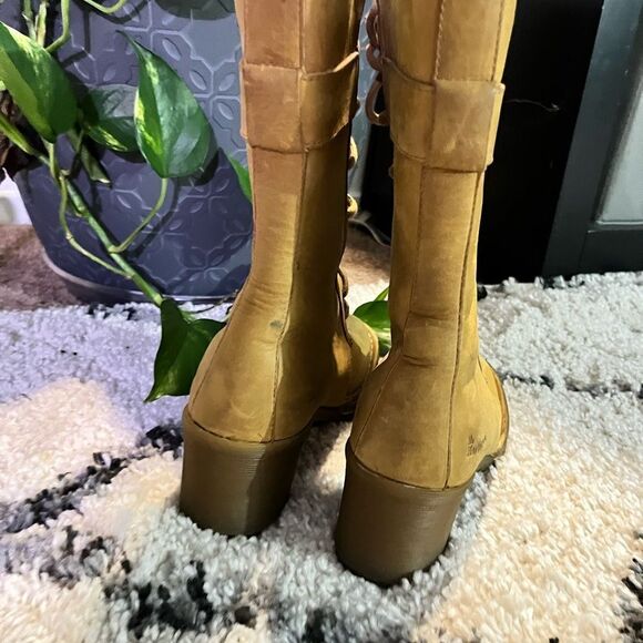 🎉HP🎉 EUC Rare Vintage Dr. Martens Boots - Picture 4 of 16